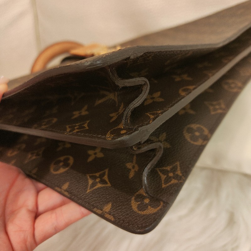 LV經典老花牛皮公事包-18