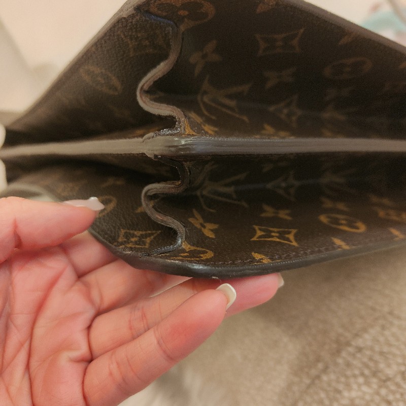 LV經典老花牛皮公事包-19