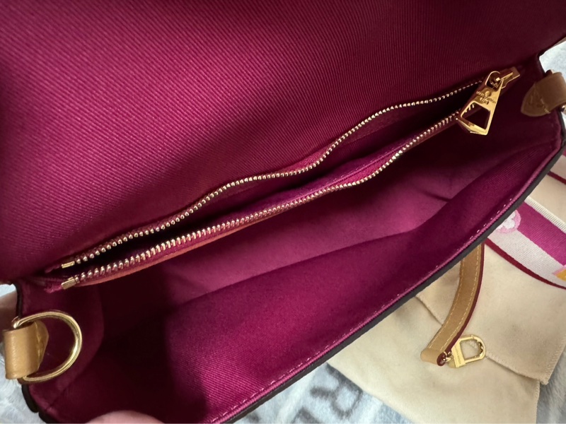 LV Diane  M45985  Monogram法棍包 斜背 帆布 側背包-12