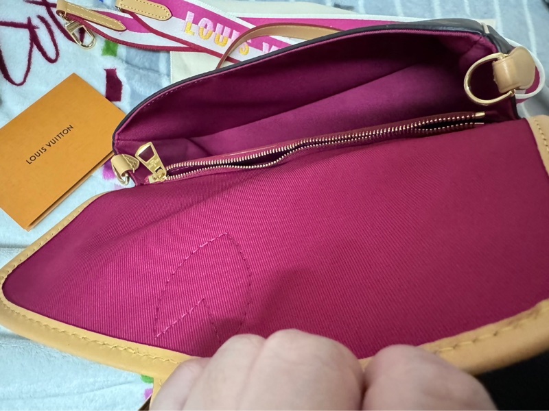 LV Diane  M45985  Monogram法棍包 斜背 帆布 側背包-13