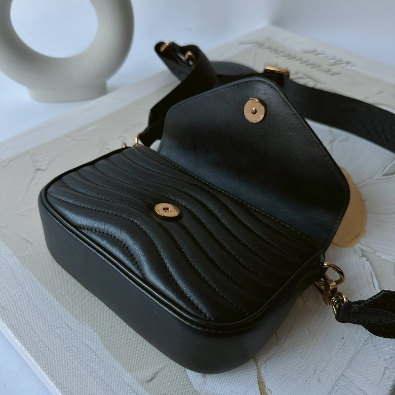 LV New Wave Multi-Pochette 絎縫小牛皮二合一斜背包 M56461-6