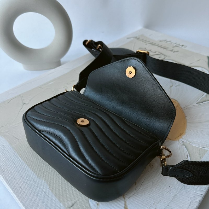 LV New Wave Multi-Pochette 絎縫小牛皮二合一斜背包 M56461-7