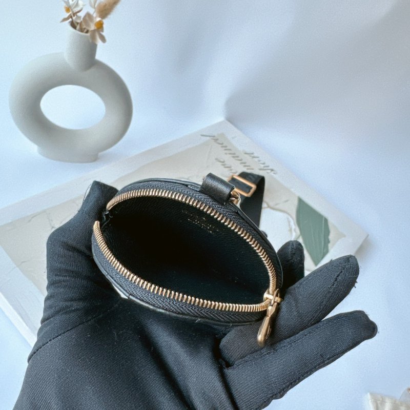 LV New Wave Multi-Pochette 絎縫小牛皮二合一斜背包 M56461-14