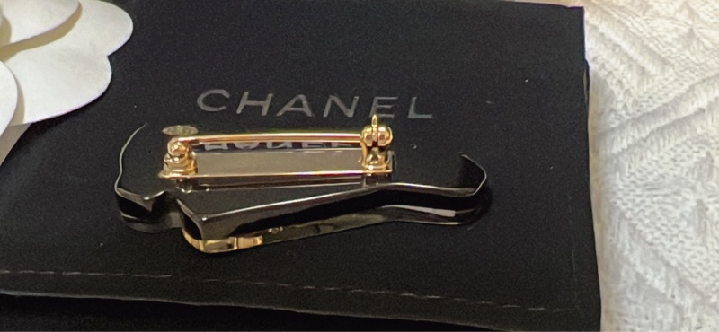 Chanel 壓克力球鞋胸針-8