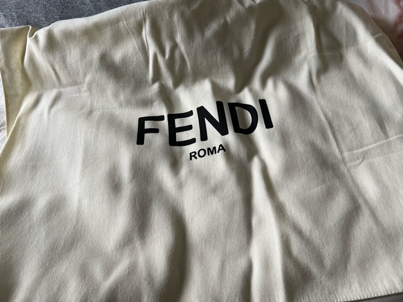 （缺貨款🎁）Fendi羊絨圍巾灰色 宋慧喬款（已賣出-9
