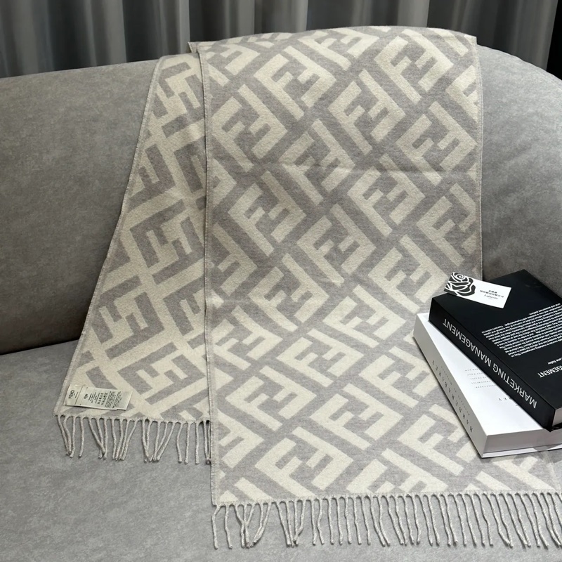 （缺貨款🎁）Fendi羊絨圍巾灰色 宋慧喬款（已賣出-7