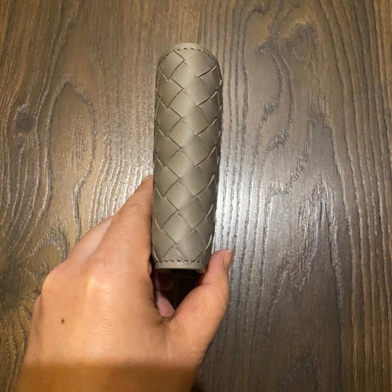 全新 BOTTEGA VENETA 經典編織小牛皮對開8卡短夾(大象灰)-5