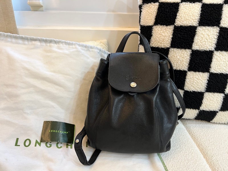 Longchamp 小羊皮後背包（黑）-5
