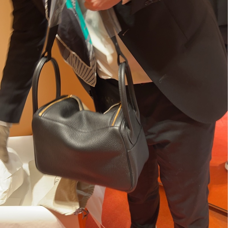 Hermes Lindy 26 (黑金tc皮)-2