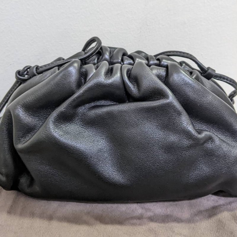 Bottega Veneta Mini Pouch 寶緹嘉mini小牛皮雲朵斜挎包-0