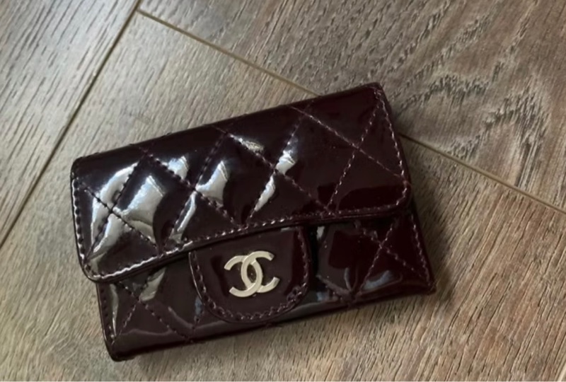 真品 正品 CHANEL 亮面小羊皮 扣蓋零錢卡片夾-0