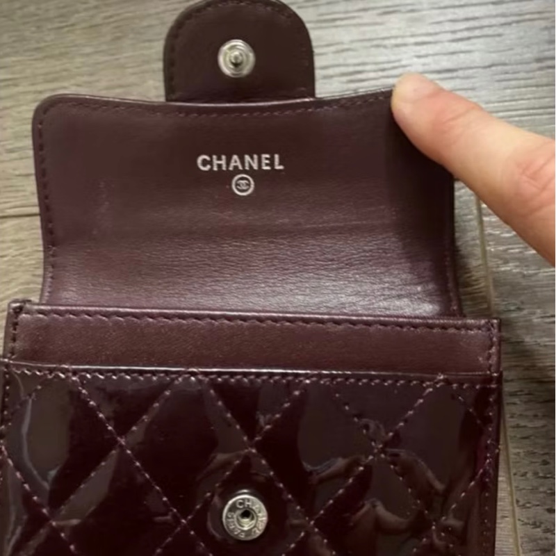 真品 正品 CHANEL 亮面小羊皮 扣蓋零錢卡片夾-3