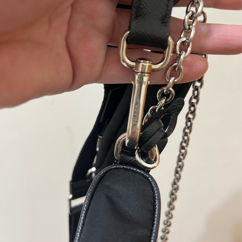 Prada 三合一hobo 100%正品 美包狀況佳-7