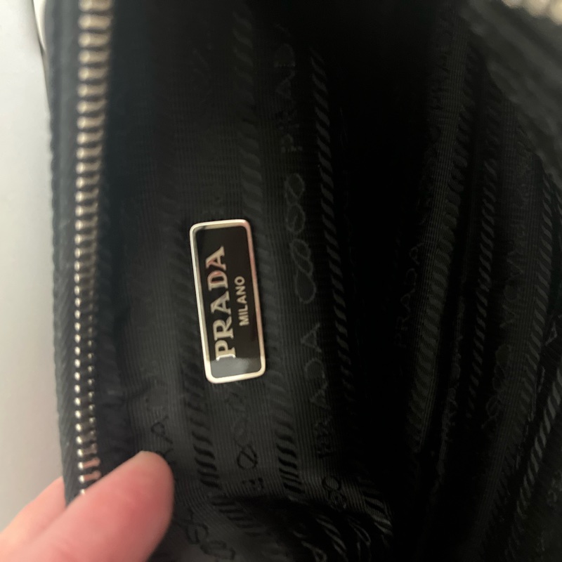 Prada 三合一hobo 100%正品 美包狀況佳-12