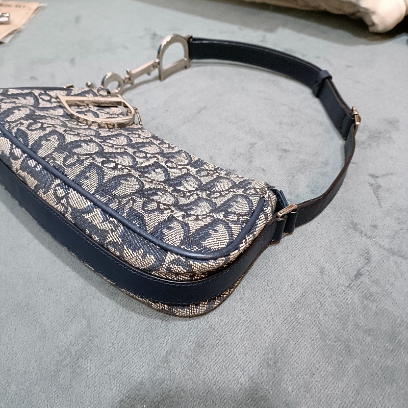 Dior vintage 老花大D扣腋下包-4