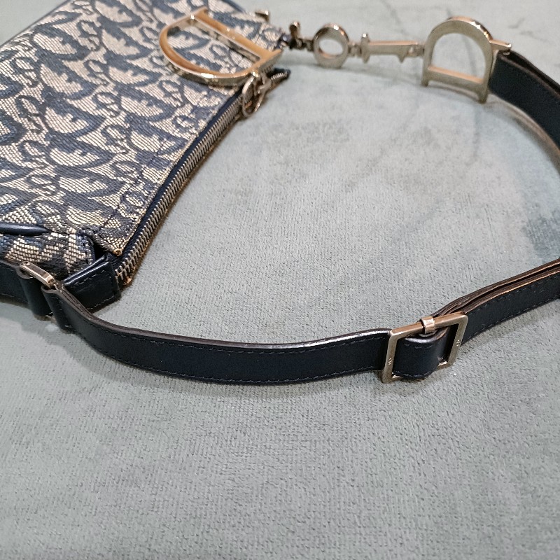 Dior vintage 老花大D扣腋下包-5