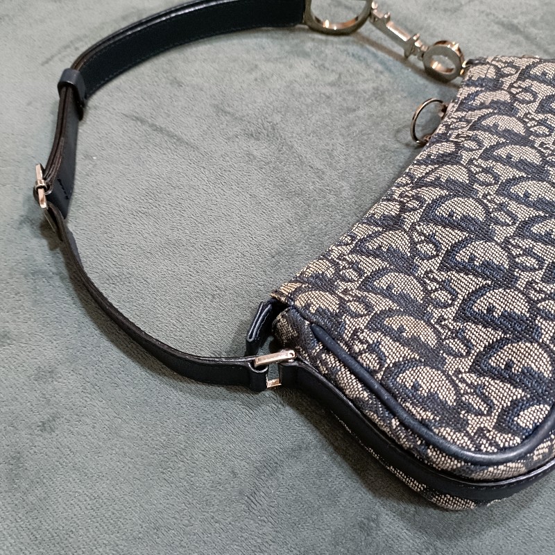 Dior vintage 老花大D扣腋下包-8