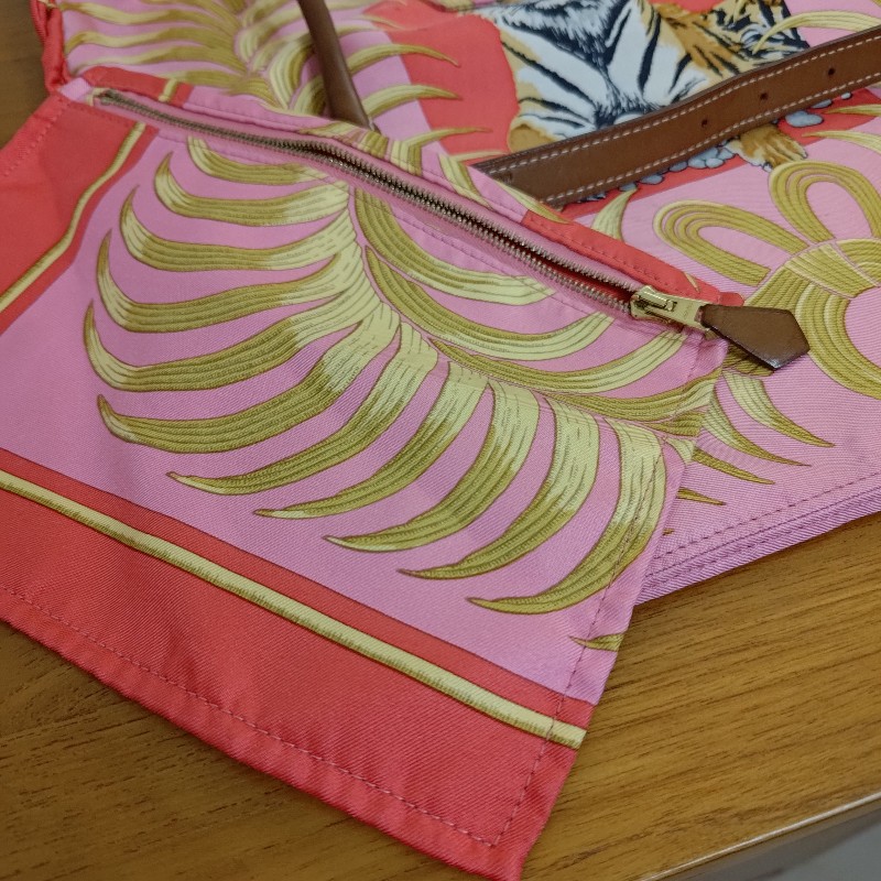 Hermes愛馬仕 招財老虎絲巾包silk city-19