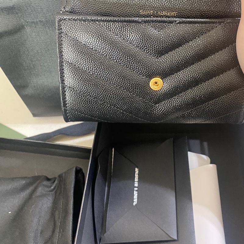 SAINT LAURENT  YSL MONOGRAM粒面壓紋皮革小型信封錢包-12