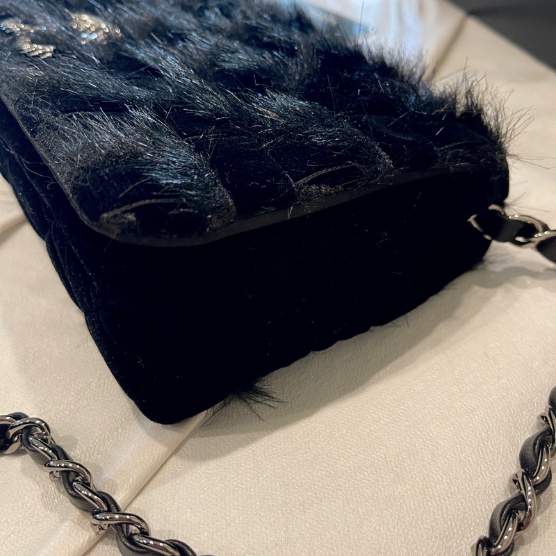 稀有毛草拼接工藝🏅超美釋出❤️❤️❤️ 香奈兒黑色拼接毛草鏈帶包 稀有毛草拼接翻蓋肩背包-29