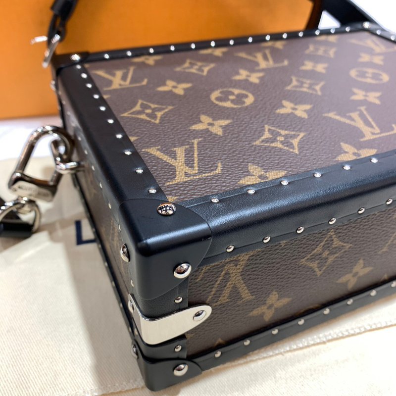 LV Clutch Box 斜背包/側背包/硬箱包 M20252 9成新-5