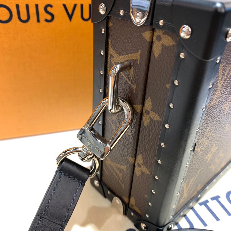 LV Clutch Box 斜背包/側背包/硬箱包 M20252 9成新-11