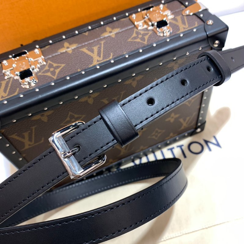 LV Clutch Box 斜背包/側背包/硬箱包 M20252 9成新-12