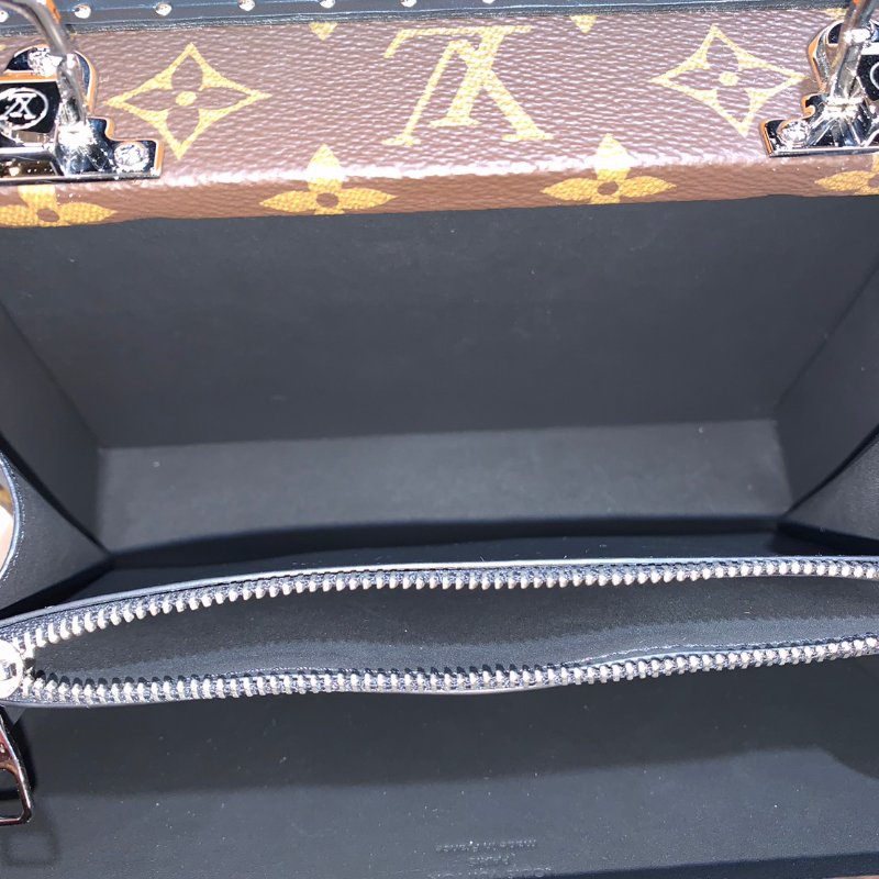 LV Clutch Box 斜背包/側背包/硬箱包 M20252 9成新-14
