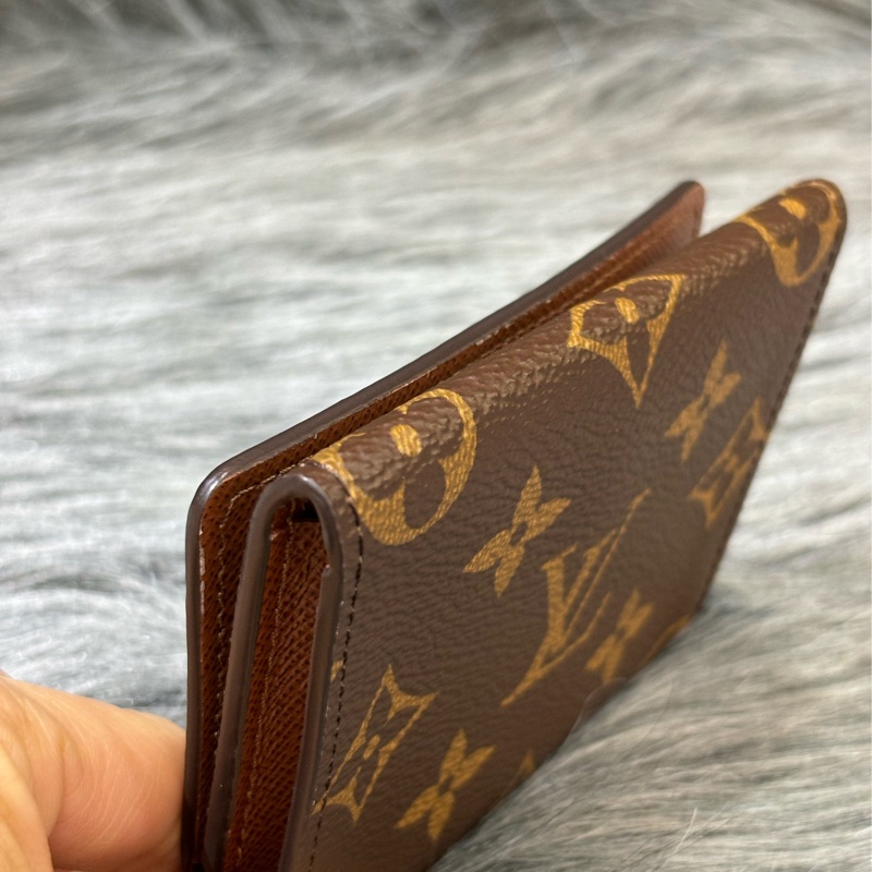 LV M63801 老花 原花 咖皮 金釦 名片夾 卡包 皮夾 零錢包 卡夾-16