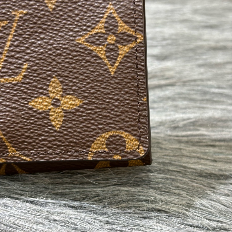 LV M63801 老花 原花 咖皮 金釦 名片夾 卡包 皮夾 零錢包 卡夾-19