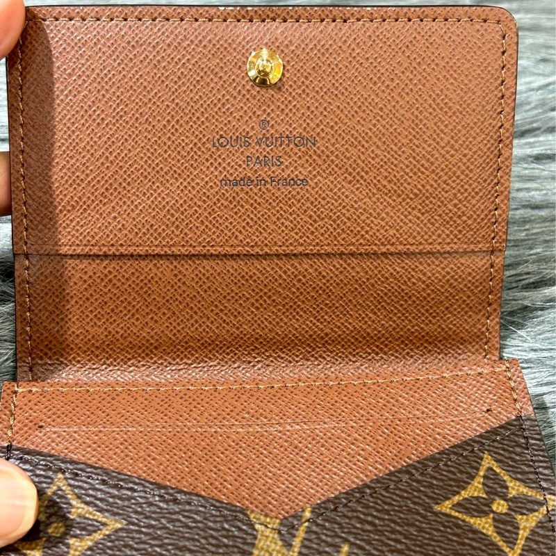LV M63801 老花 原花 咖皮 金釦 名片夾 卡包 皮夾 零錢包 卡夾-22