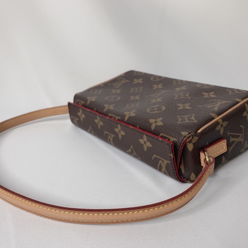 LV 老花表參道方盒子手提包-10