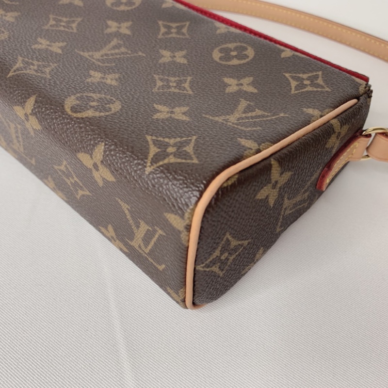 LV 老花表參道方盒子手提包-13