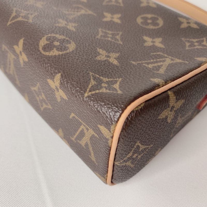 LV 老花表參道方盒子手提包-15