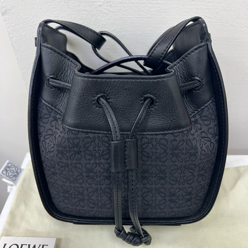 Loewe Hammock mini 吊床包 經典黑色-1