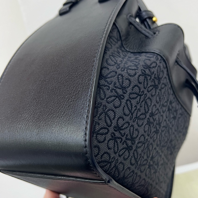 Loewe Hammock mini 吊床包 經典黑色-4