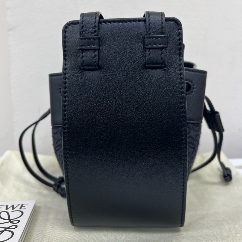 Loewe Hammock mini 吊床包 經典黑色-6