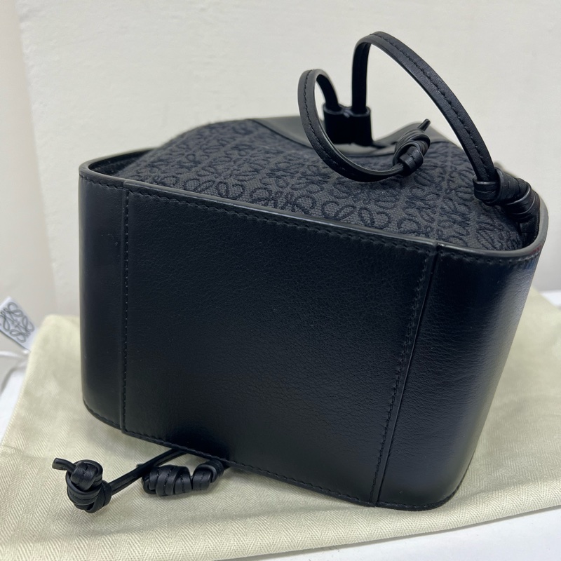 Loewe Hammock mini 吊床包 經典黑色-9