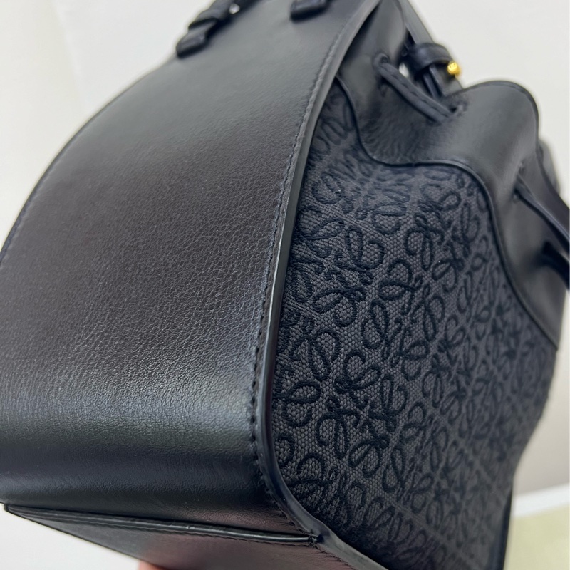 Loewe Hammock mini 吊床包 經典黑色-14