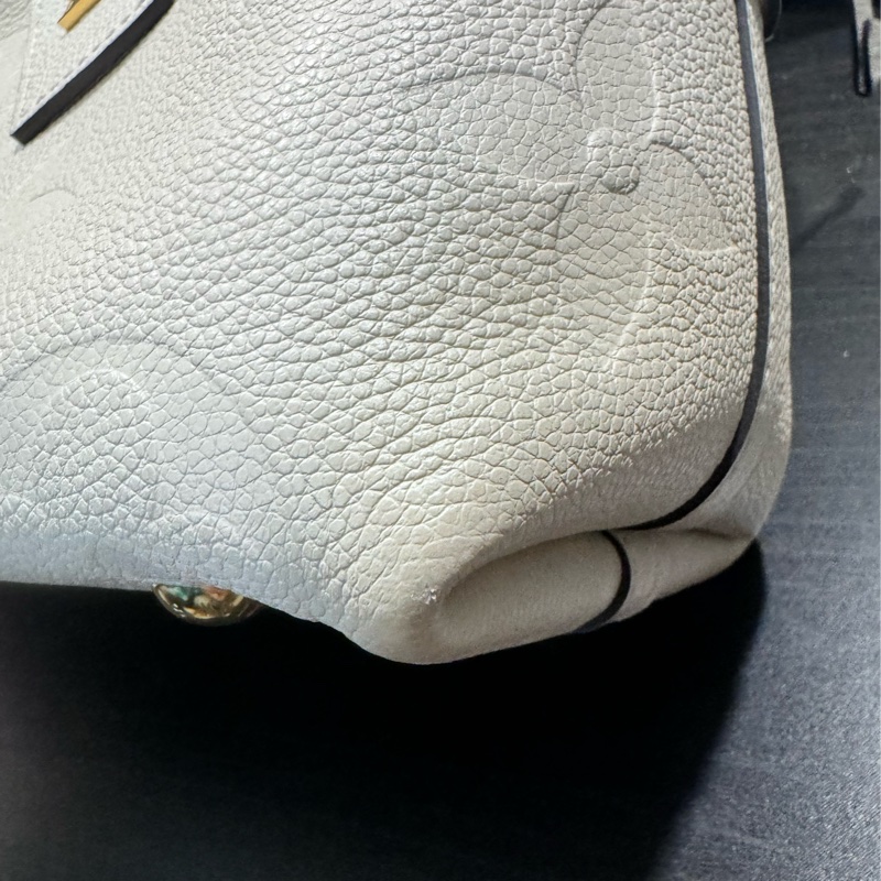 LV carryall 小號奶油白-12