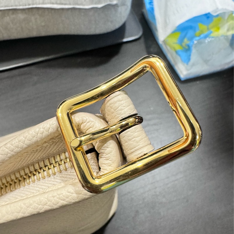 LV carryall 小號奶油白-15