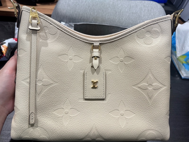 LV carryall 小號奶油白-2