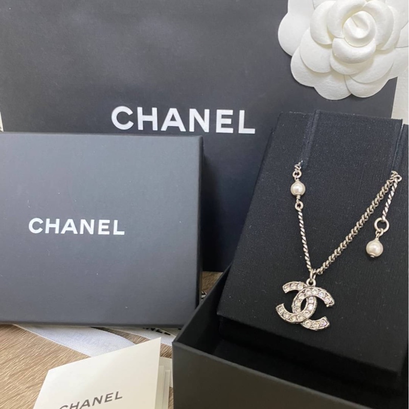 Chanel香奈兒經典銀鑽雙c項鍊-0