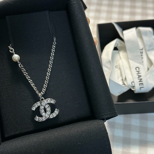 Chanel香奈兒經典銀鑽雙c項鍊-4