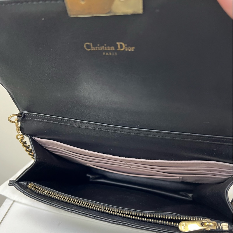 Dior 大mini黑金羊皮Miss Dior斜背包-11