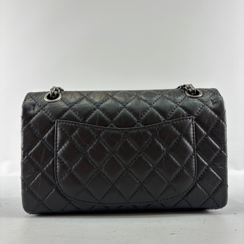 Chanel A37586黑復古牛皮銀扣2.55口蓋包中號-3