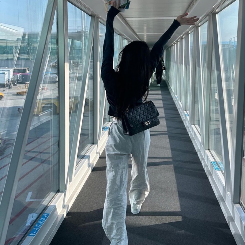 Chanel A37586黑復古牛皮銀扣2.55口蓋包中號-6