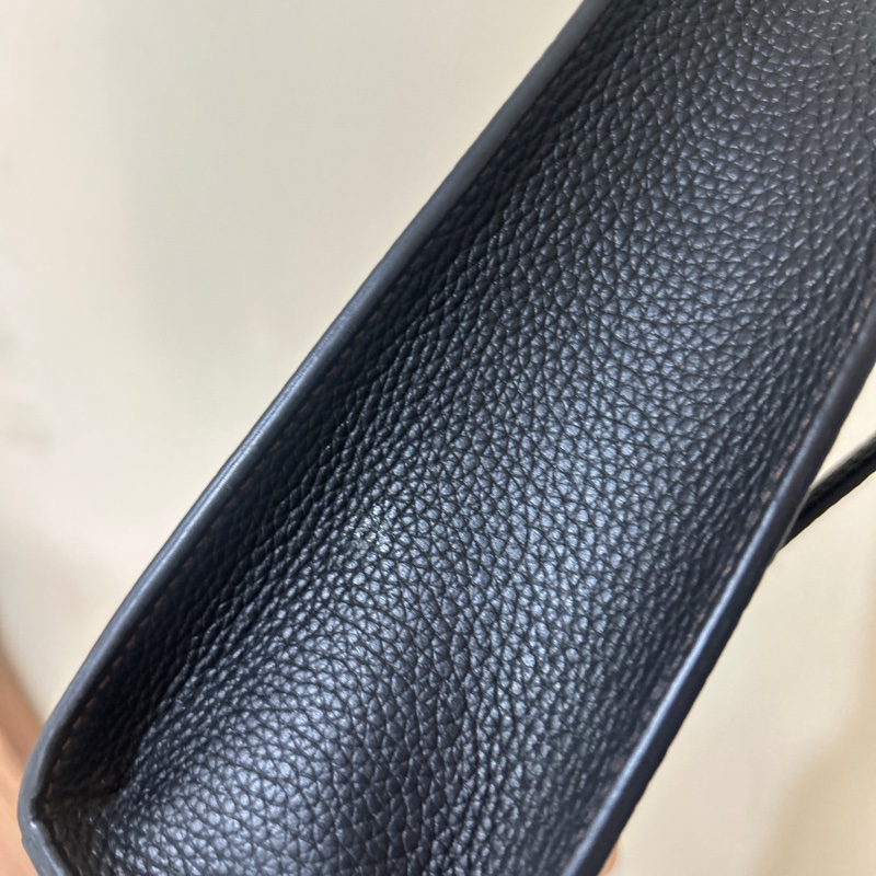 【BURBERRY】Frances 荔枝皮革微型手機托特包 琴譜包 黑色-3