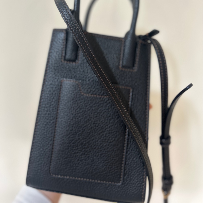 【BURBERRY】Frances 荔枝皮革微型手機托特包 琴譜包 黑色-7