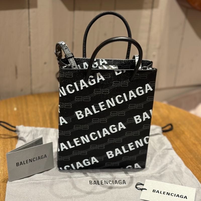 ✨全新全配✨#balenciaga #巴黎世家 滿版logo斜背手提包 x #琴譜包 x 手機包-1